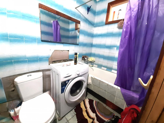 Продам двухкомнатную (2-комн.) квартиру, Октябрьская ул, 8, Тихорецк г