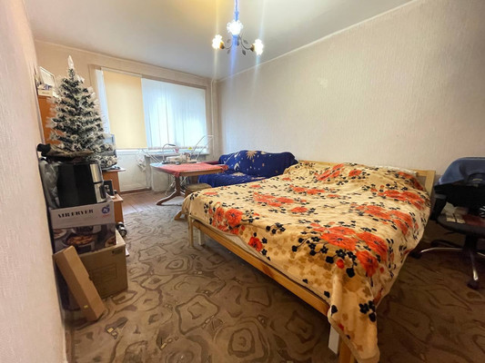 Продам однокомнатную (1-комн.) квартиру, Десятинная ул, 8, Великий Новгород г