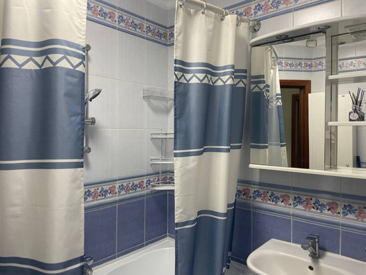 Продам однокомнатную (1-комн.) квартиру, Осенний б-р, 2, Москва г