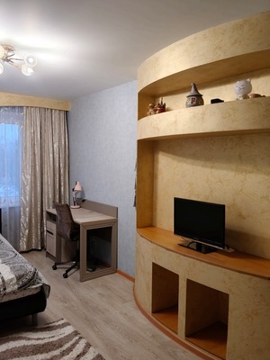 Продам трехкомнатную (3-комн.) квартиру, Маршала Казакова ул, 8к1, Нижний Новгород г