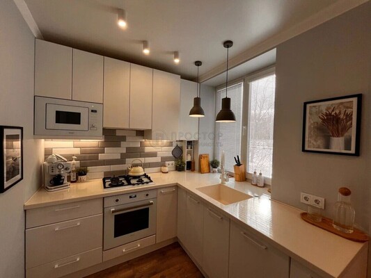 Продам двухкомнатную (2-комн.) квартиру, Угловой пер, 21, Москва г