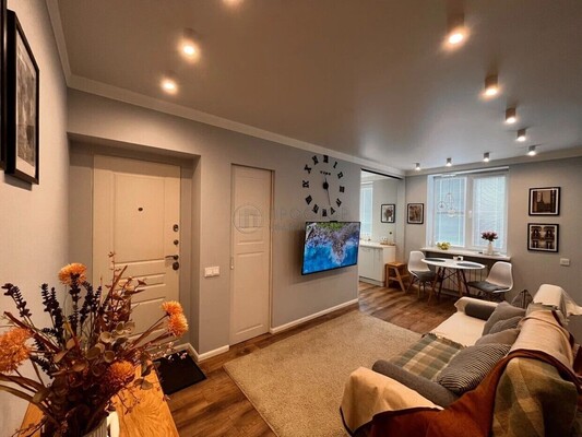 Продам двухкомнатную (2-комн.) квартиру, Угловой пер, 21, Москва г