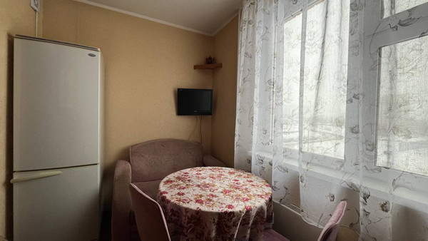 Сдам однокомнатную (1-комн.) квартиру, Авиаторов ул, 30, Москва г