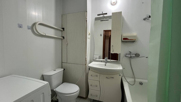 Сдам однокомнатную (1-комн.) квартиру, Авиаторов ул, 30, Москва г