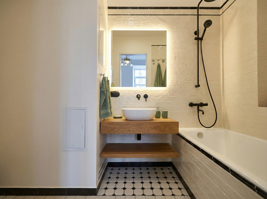 Продам трехкомнатную (3-комн.) квартиру, Бронная М. ул, 17, Москва г