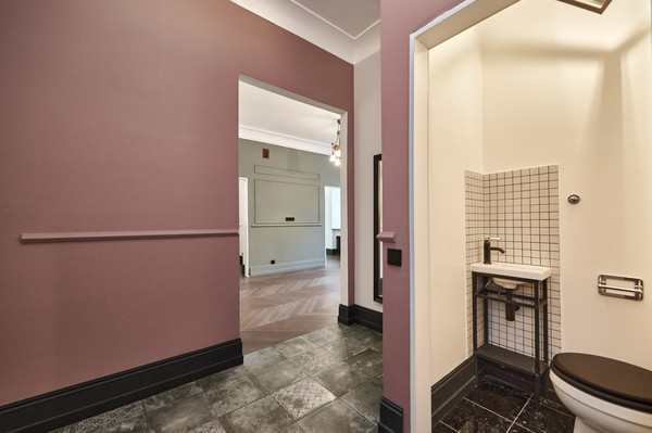 Продам трехкомнатную (3-комн.) квартиру, Бронная М. ул, 17, Москва г