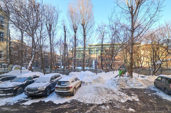 Продам трехкомнатную (3-комн.) квартиру, Бронная М. ул, 17, Москва г