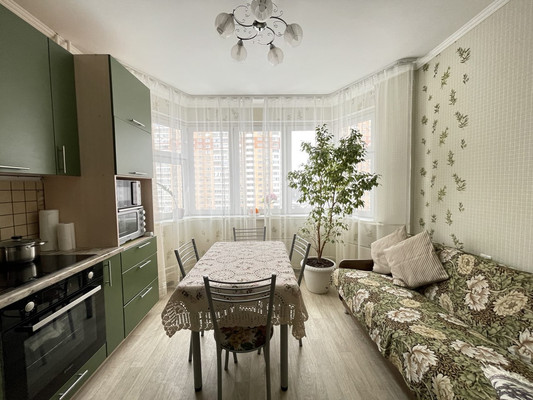 Продам трехкомнатную (3-комн.) квартиру, Солнечная ул, 15, Говорово д