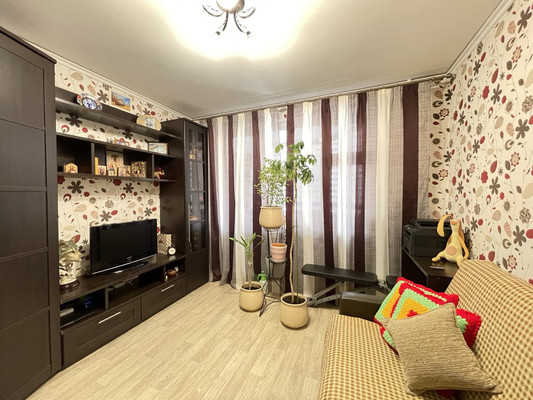 Продам трехкомнатную (3-комн.) квартиру, Солнечная ул, 15, Говорово д