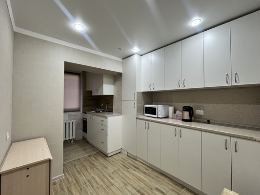 Продам трехкомнатную (3-комн.) квартиру, Т.Идарова ул, 211, Нальчик г