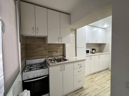 Продам трехкомнатную (3-комн.) квартиру, Т.Идарова ул, 211, Нальчик г