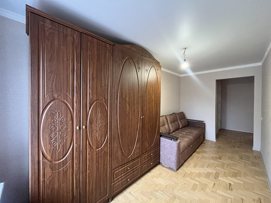 Продам трехкомнатную (3-комн.) квартиру, Т.Идарова ул, 211, Нальчик г