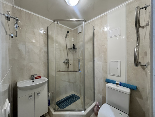 Продам трехкомнатную (3-комн.) квартиру, Т.Идарова ул, 211, Нальчик г