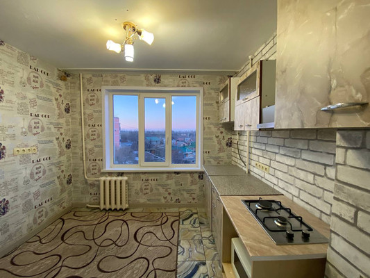 Продам двухкомнатную (2-комн.) квартиру, Военный городок ул, 95, Тихорецк г