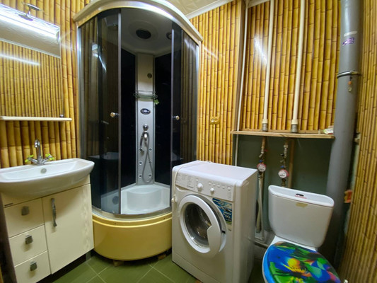 Продам двухкомнатную (2-комн.) квартиру, Военный городок ул, 95, Тихорецк г