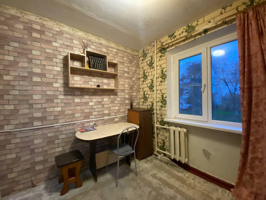 Продам двухкомнатную (2-комн.) квартиру, Военный городок ул, 82, Тихорецк г