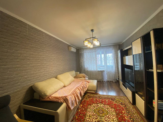 Продам трехкомнатную (3-комн.) квартиру, Ляпидевского ул, 66а, Тихорецк г