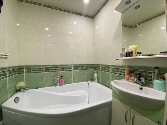 Продам трехкомнатную (3-комн.) квартиру, Ляпидевского ул, 66а, Тихорецк г