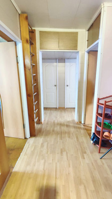 Продам трехкомнатную (3-комн.) квартиру, Военный городок ул, 89, Тихорецк г