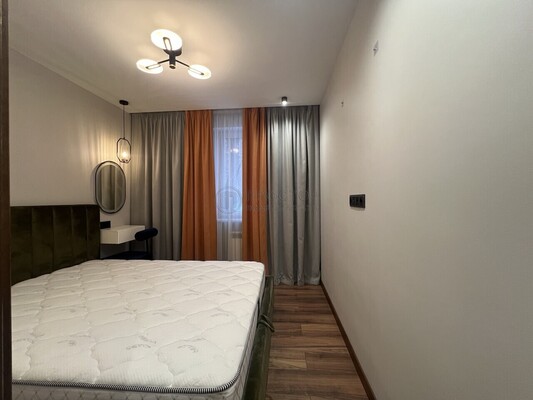 Продам однокомнатную (1-комн.) квартиру, Новочеркасский б-р, 36, Москва г