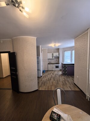 Продам трехкомнатную (3-комн.) квартиру, Новгородская ул, 5к1, Москва г