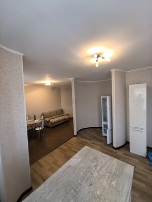 Продам трехкомнатную (3-комн.) квартиру, Новгородская ул, 5к1, Москва г