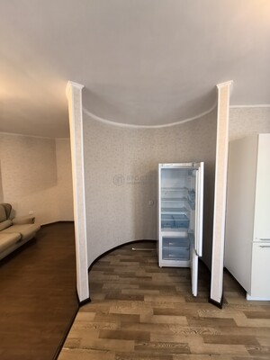 Продам трехкомнатную (3-комн.) квартиру, Новгородская ул, 5к1, Москва г