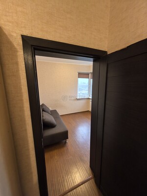 Продам трехкомнатную (3-комн.) квартиру, Новгородская ул, 5к1, Москва г