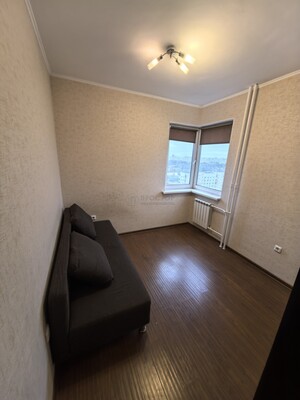 Продам трехкомнатную (3-комн.) квартиру, Новгородская ул, 5к1, Москва г