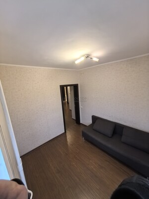 Продам трехкомнатную (3-комн.) квартиру, Новгородская ул, 5к1, Москва г