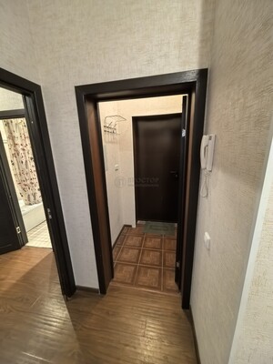 Продам трехкомнатную (3-комн.) квартиру, Новгородская ул, 5к1, Москва г