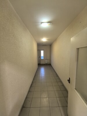 Продам трехкомнатную (3-комн.) квартиру, Новгородская ул, 5к1, Москва г