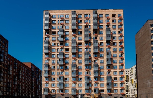 Продам трехкомнатную (3-комн.) квартиру, Новомосковская ул, 1к3, Москва г