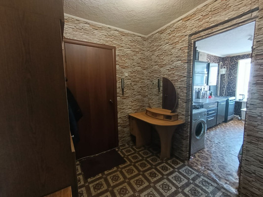 Продам двухкомнатную (2-комн.) квартиру, Шаронова ул, 25, Ишим г