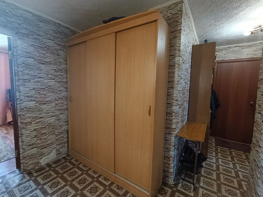 Продам двухкомнатную (2-комн.) квартиру, Шаронова ул, 25, Ишим г