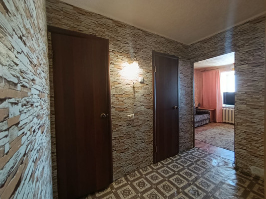 Продам двухкомнатную (2-комн.) квартиру, Шаронова ул, 25, Ишим г