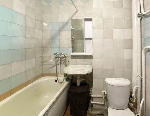 Продам однокомнатную (1-комн.) квартиру, Весенняя ул, 16, Волгодонск г