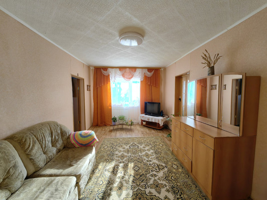 Продам двухкомнатную (2-комн.) квартиру, Надежд ул, 15, Лозовое п