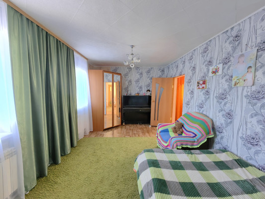 Продам двухкомнатную (2-комн.) квартиру, Надежд ул, 15, Лозовое п