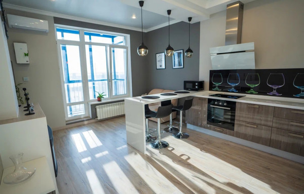 Продам трехкомнатную (3-комн.) квартиру, Оренбургский Тракт ул, 4Б, Казань г