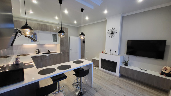 Продам трехкомнатную (3-комн.) квартиру, Оренбургский Тракт ул, 4Б, Казань г