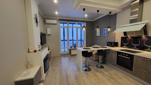 Продам трехкомнатную (3-комн.) квартиру, Оренбургский Тракт ул, 4Б, Казань г