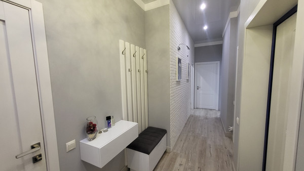 Продам трехкомнатную (3-комн.) квартиру, Оренбургский Тракт ул, 4Б, Казань г