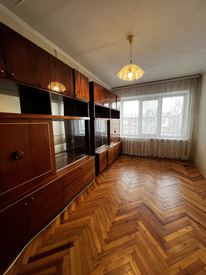 Продам трехкомнатную (3-комн.) квартиру, им. Калинина ул, 13к42, Краснодар г