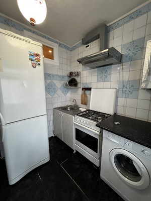 Продам трехкомнатную (3-комн.) квартиру, им. Калинина ул, 13к42, Краснодар г