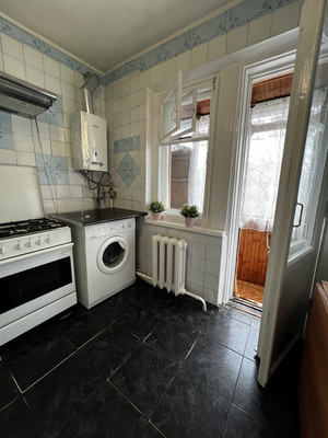 Продам трехкомнатную (3-комн.) квартиру, им. Калинина ул, 13к42, Краснодар г