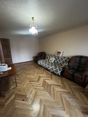 Продам трехкомнатную (3-комн.) квартиру, им. Калинина ул, 13к42, Краснодар г