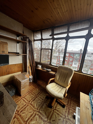 Продам трехкомнатную (3-комн.) квартиру, им. Калинина ул, 13к42, Краснодар г