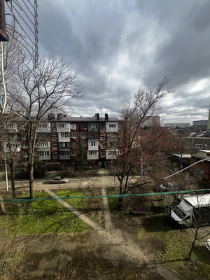 Продам трехкомнатную (3-комн.) квартиру, им. Калинина ул, 13к42, Краснодар г