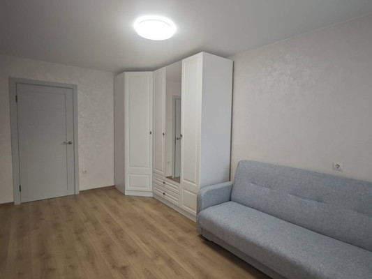 Сдам трехкомнатную (3-комн.) квартиру, Дачный пр-кт, 9Ак4, Санкт-Петербург г